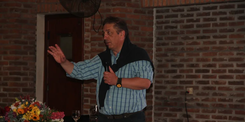 Charla sobre macro economía en la Expo 2025